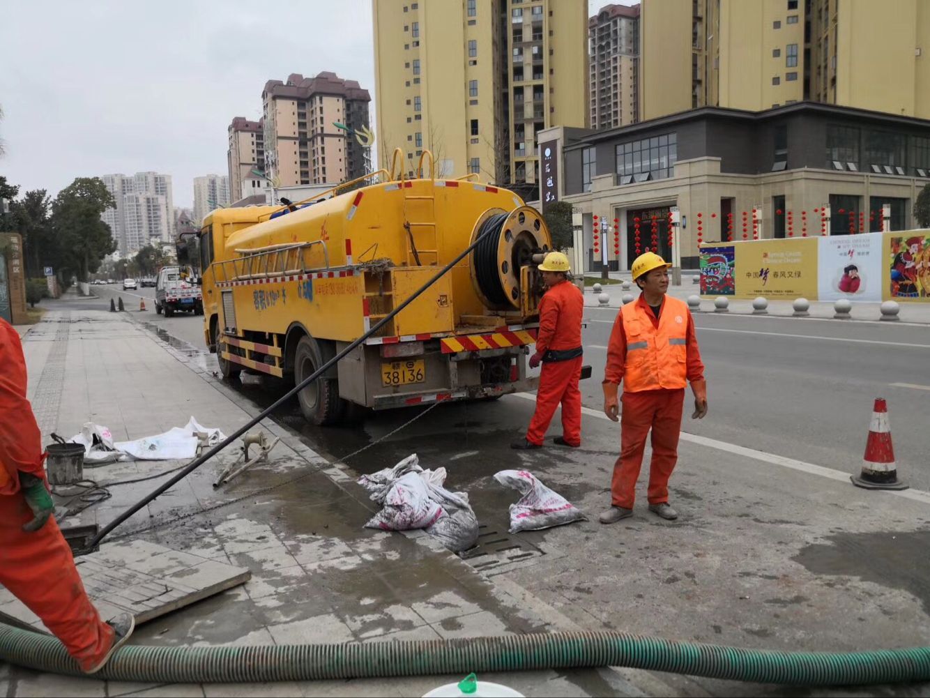 东城街道排污管道清淤-管道清洗